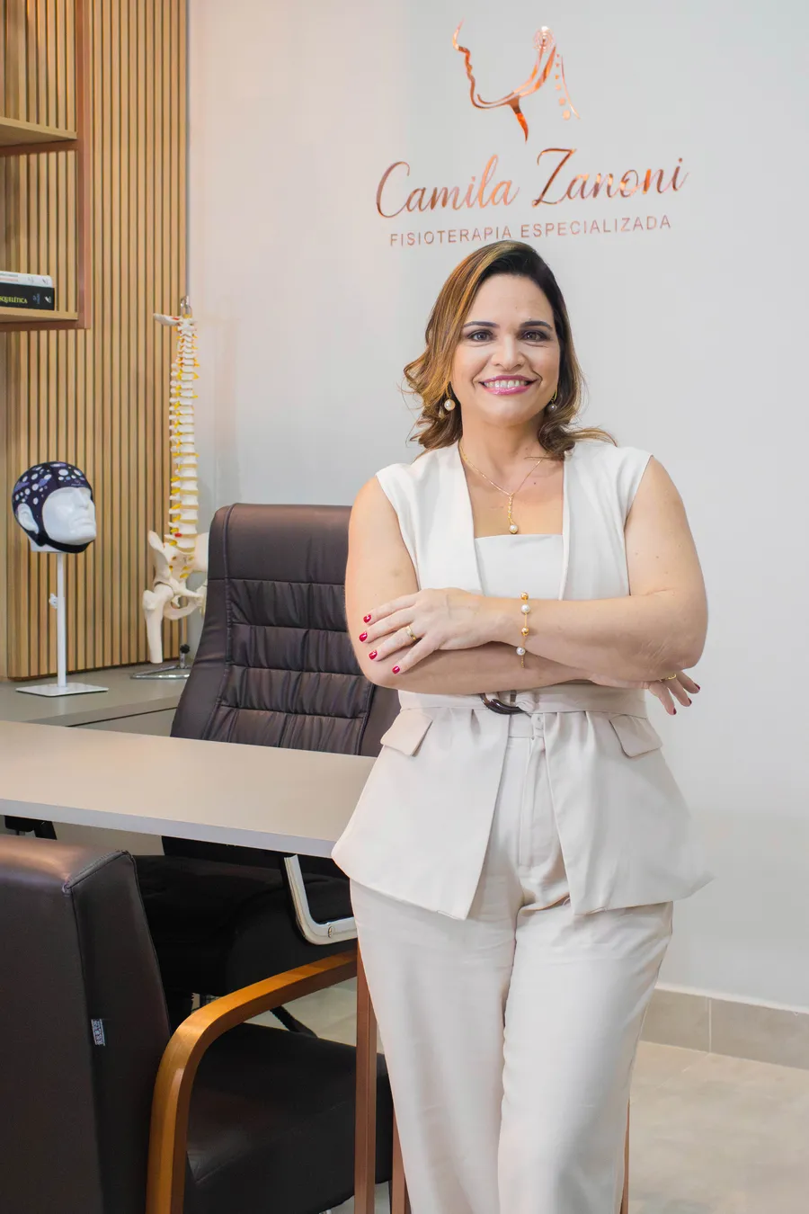 Camila no consultório Camila Zanoni Fisioterapia Especializada